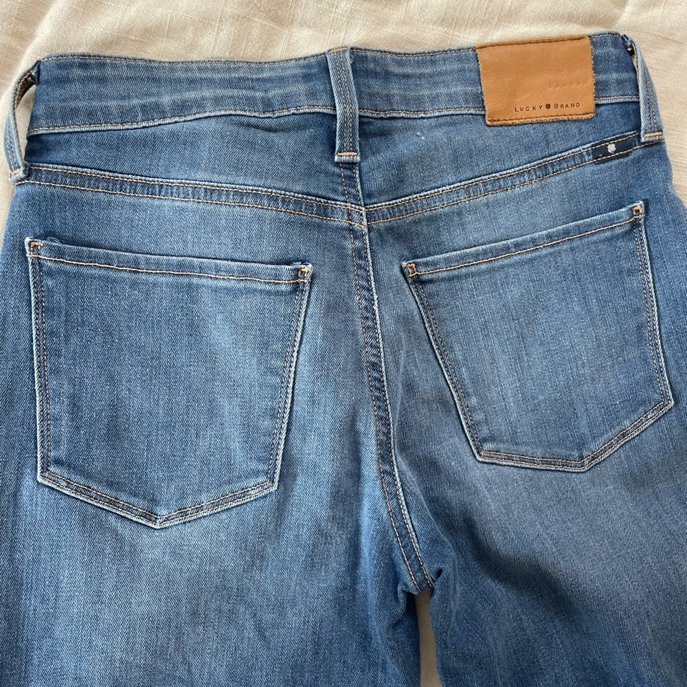 Medium wash lucky brand skinny jeans